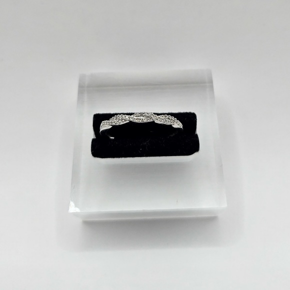 0.20 CT Double Twist Natural Diamond Wedding Ring - Picture 3 of 5